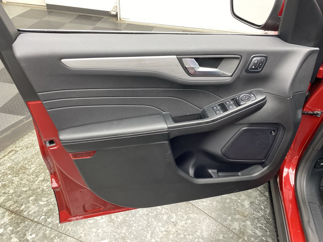 New 2024 Ford Escape SE w/ PHEV Premium Package FWD image 8
