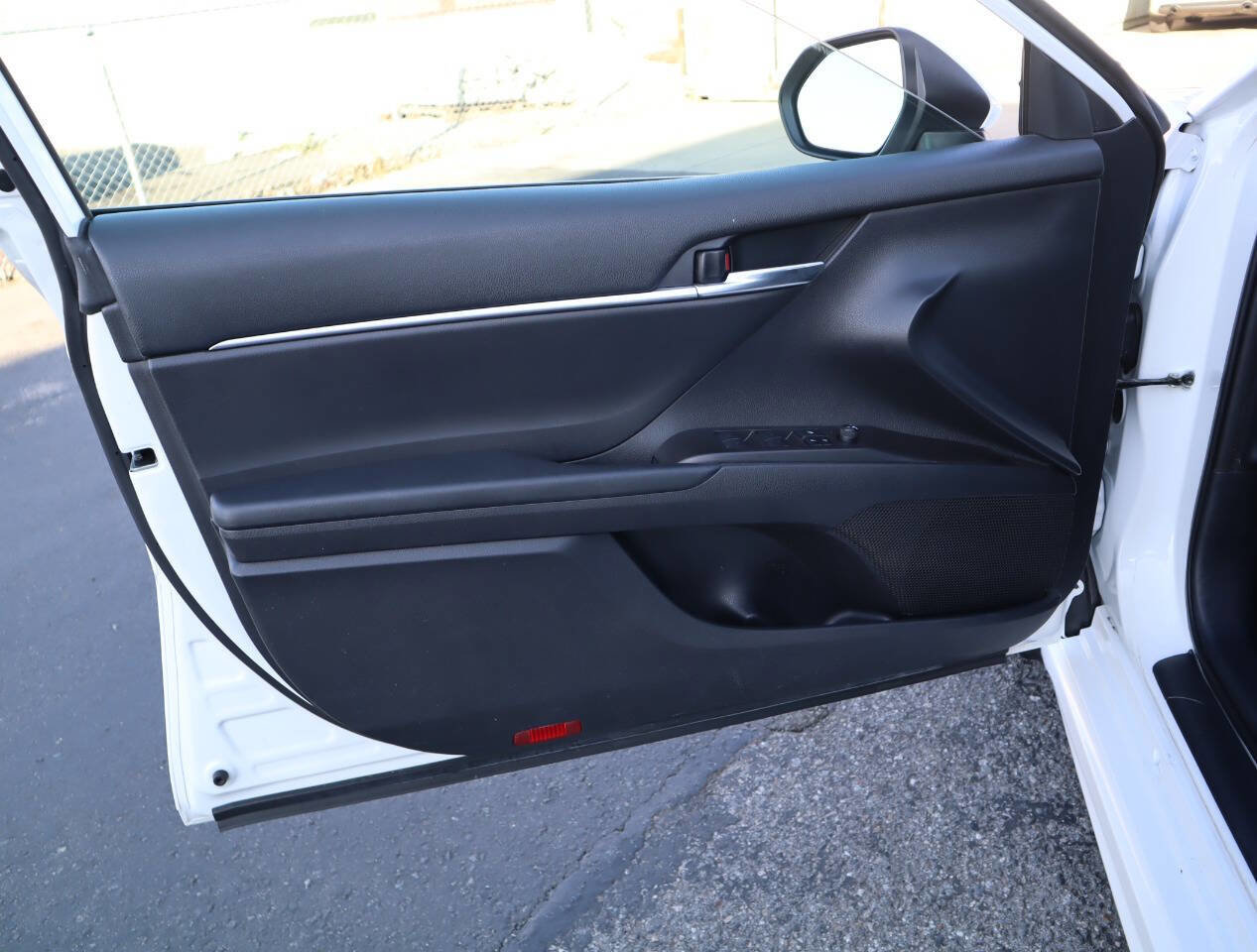 Used 2022 Toyota Camry SE image 27