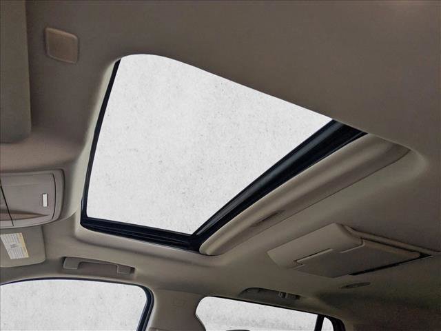 Used 2017 GMC Yukon SLT w/ Premium Edition image 16