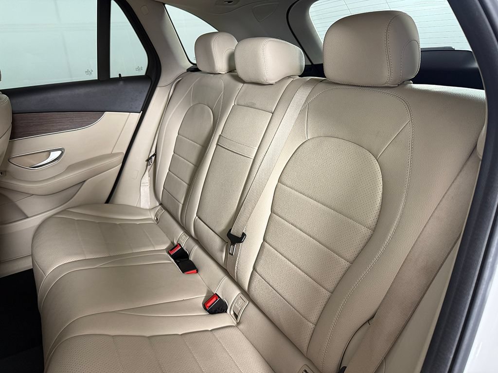 Used 2022 Mercedes-Benz GLC 300 4MATIC image 32