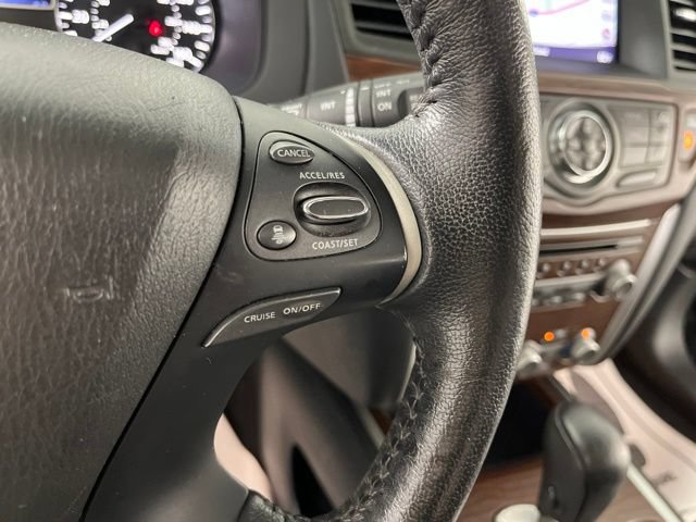 Used 2020 Nissan Pathfinder Platinum FWD image 22