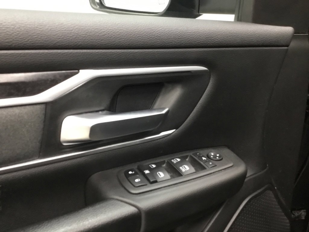 Used 2023 RAM 1500 Big Horn AWD/4WD image 7