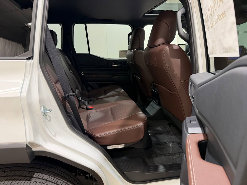New 2027 Toyota Land Cruiser w/ Premium Package AWD/4WD image 37