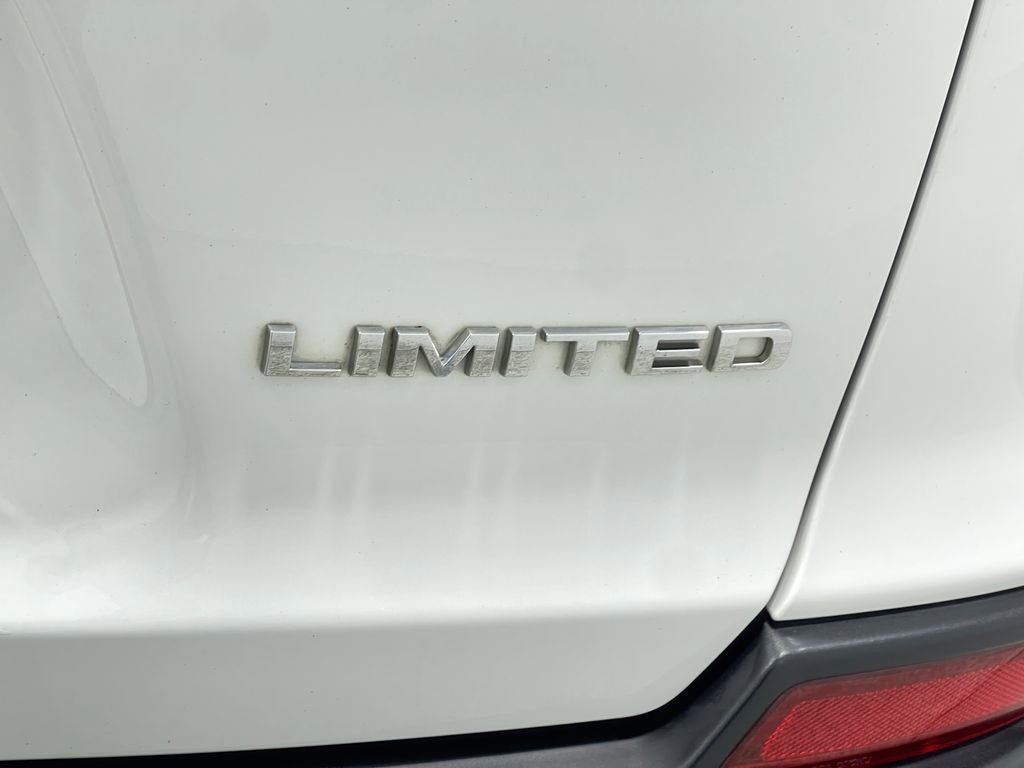 Used 2019 Jeep Cherokee Limited w/ Luxury Group image 41