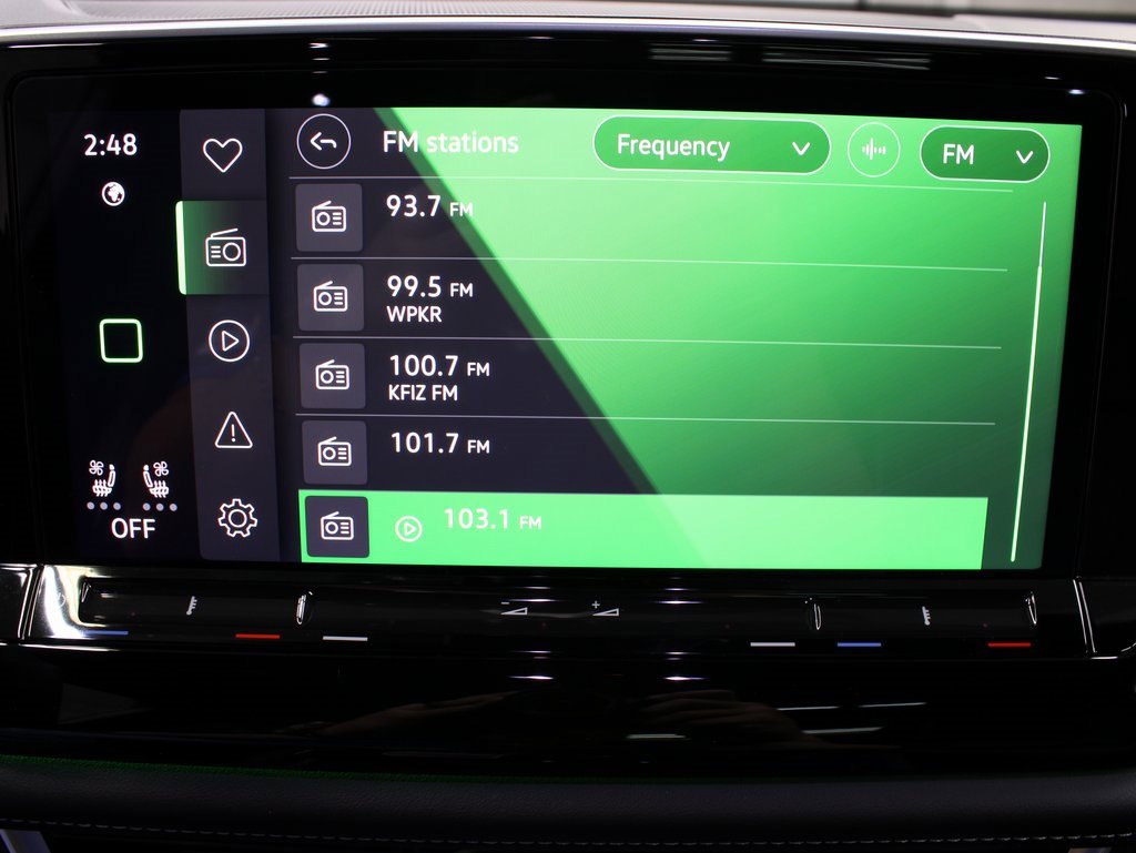 Used 2024 Volkswagen Atlas Cross Sport SEL Premium R-Line image 21