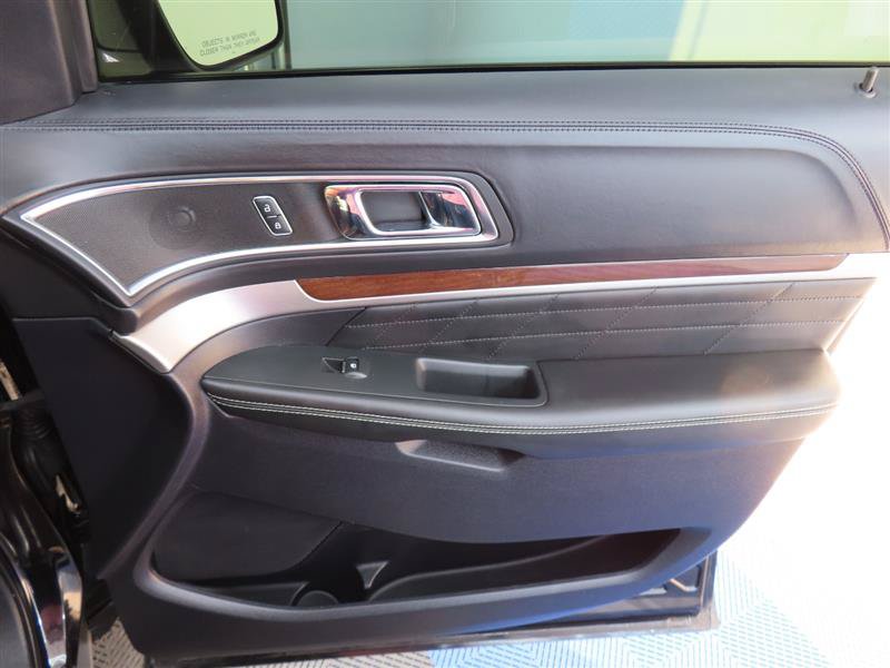 Used 2019 Ford Explorer Platinum AWD/4WD image 41