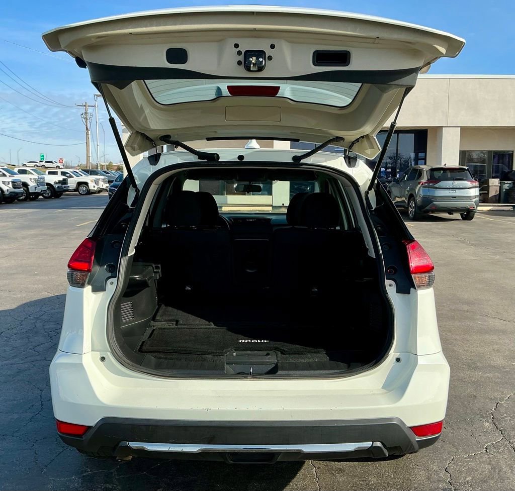 Used 2017 Nissan Rogue S image 17