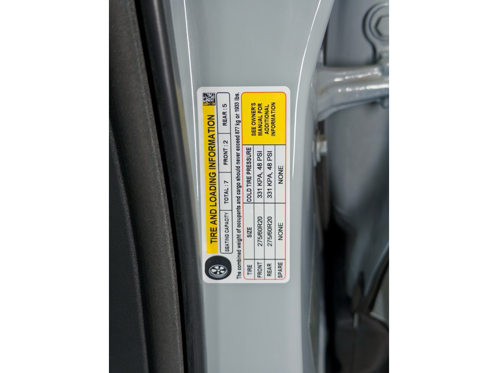 Used 2025 Rivian R1S Adventure Dual AWD/4WD image 40