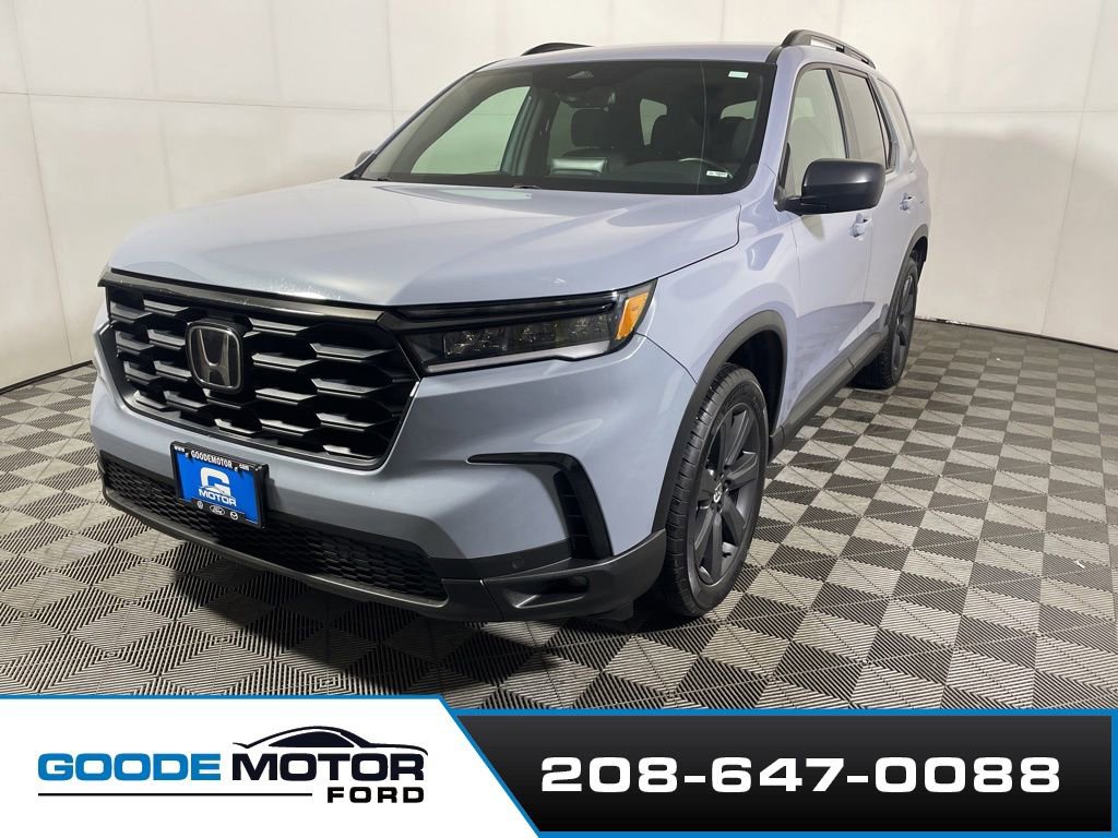 Used 2025 Honda Pilot Sport image 4
