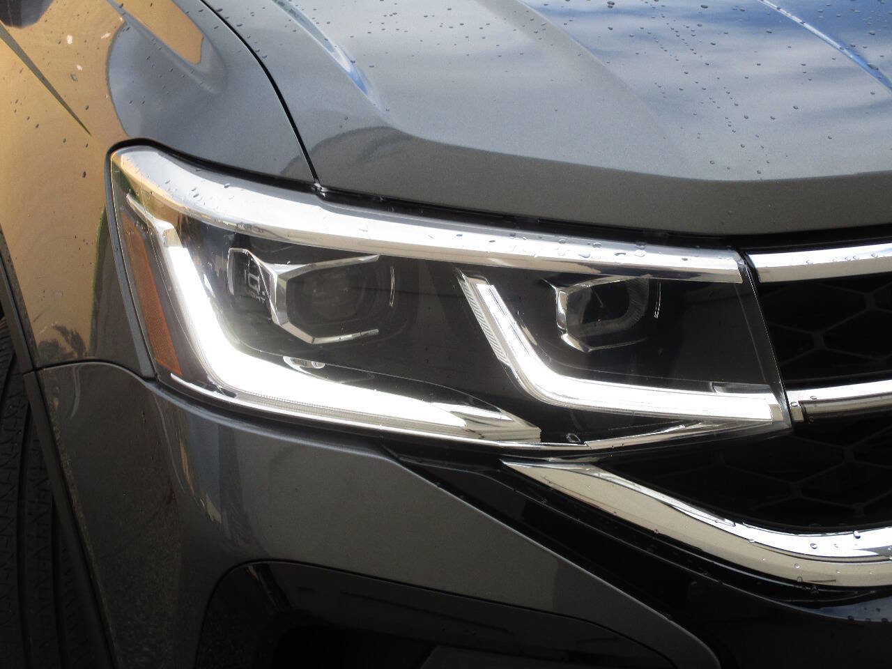 Used 2022 Volkswagen Taos SEL image 41