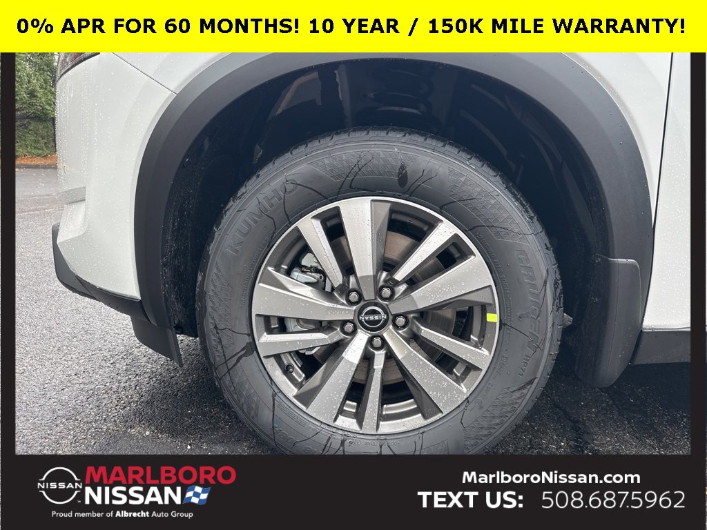 New 2025 Nissan Pathfinder SL image 12