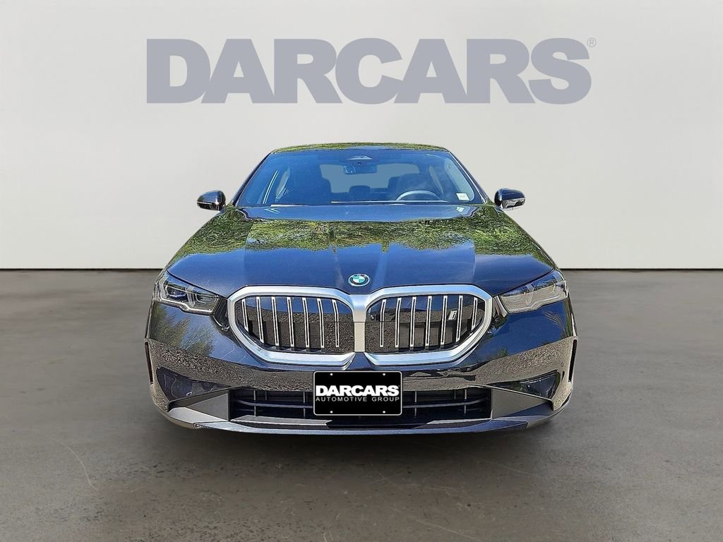 Used 2025 BMW i5 xDrive40 image 2