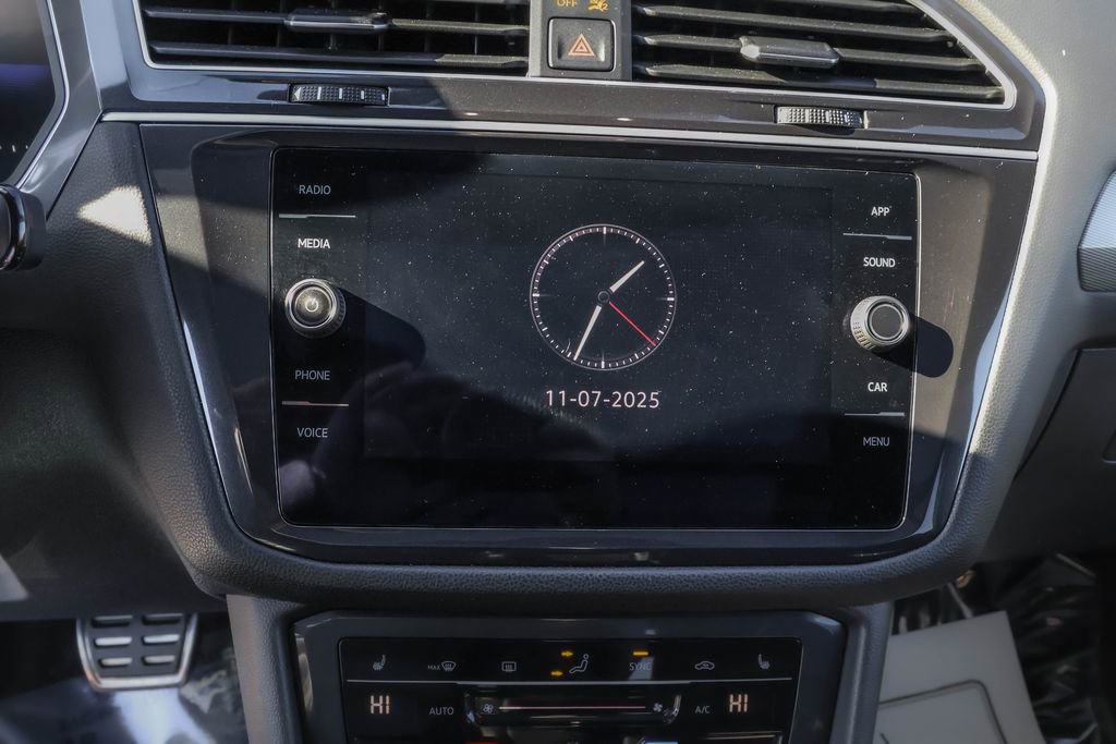 Used 2024 Volkswagen Tiguan SE R-Line image 23