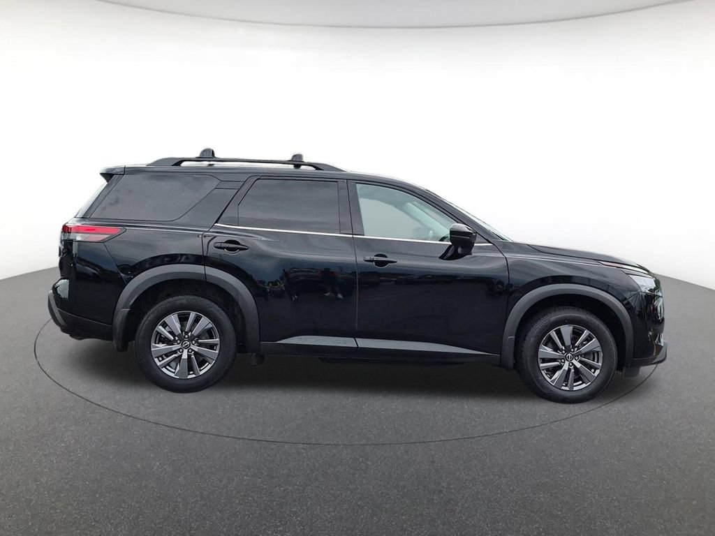 Used 2024 Nissan Pathfinder SV w/ Lighting Package (N92) AWD/4WD image 4