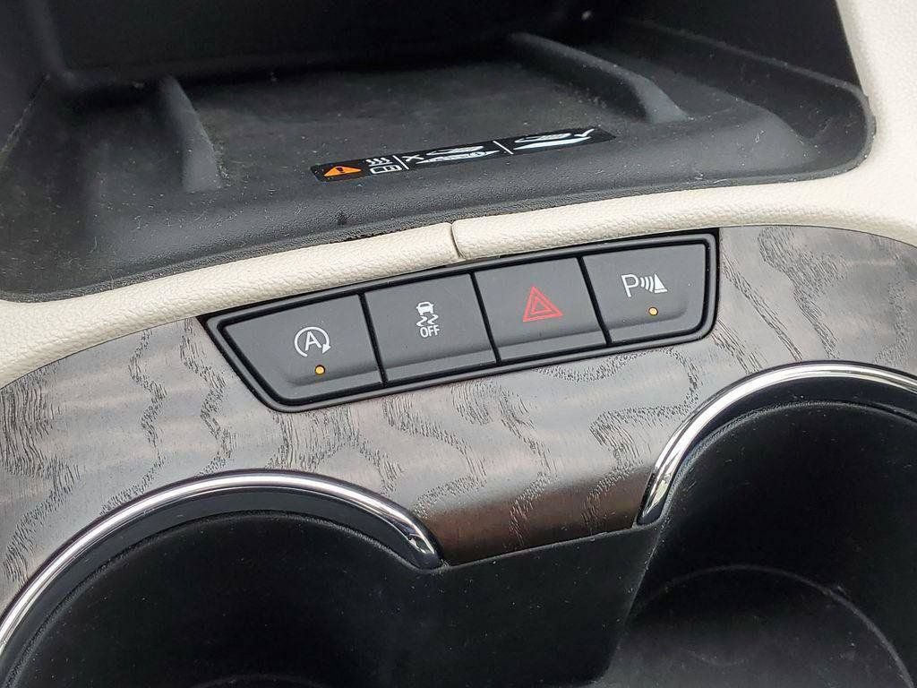Certified 2023 GMC Acadia Denali w/ Trailering Package AWD/4WD image 18