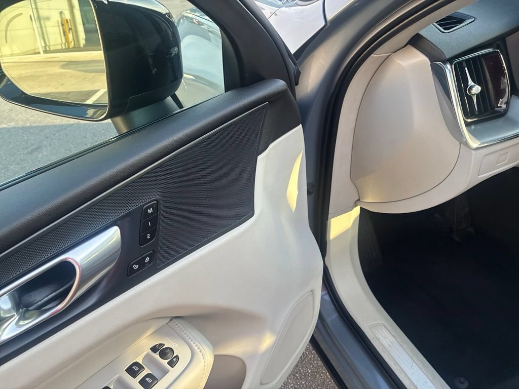 Certified 2024 Volvo XC60 B5 Core w/ Climate Package AWD/4WD image 11