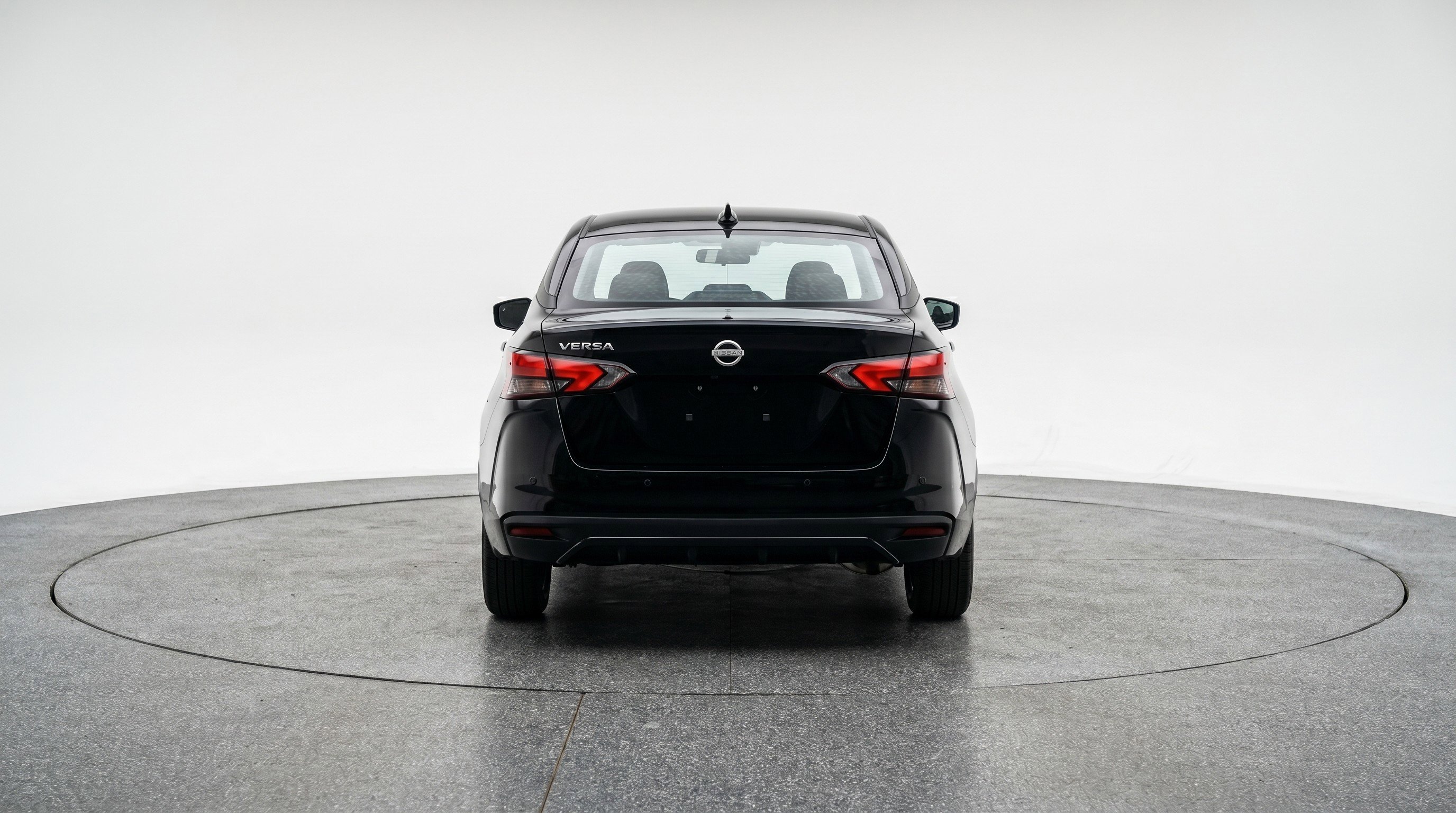 Used 2025 Nissan Versa SV image 7