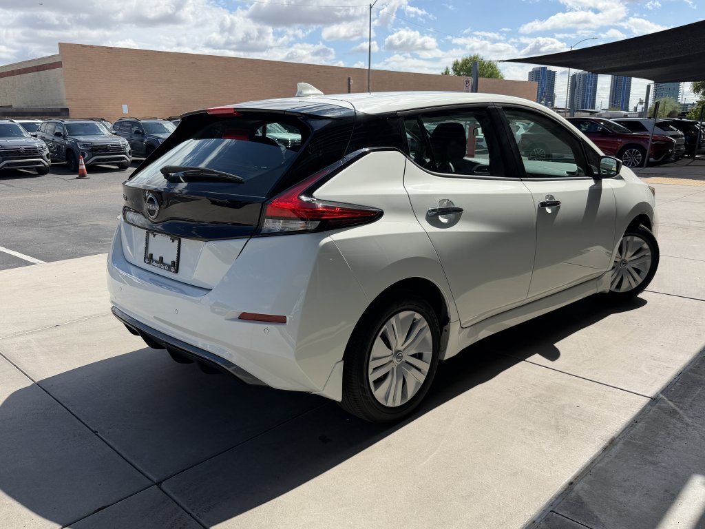 Used 2025 Nissan Leaf S FWD image 4