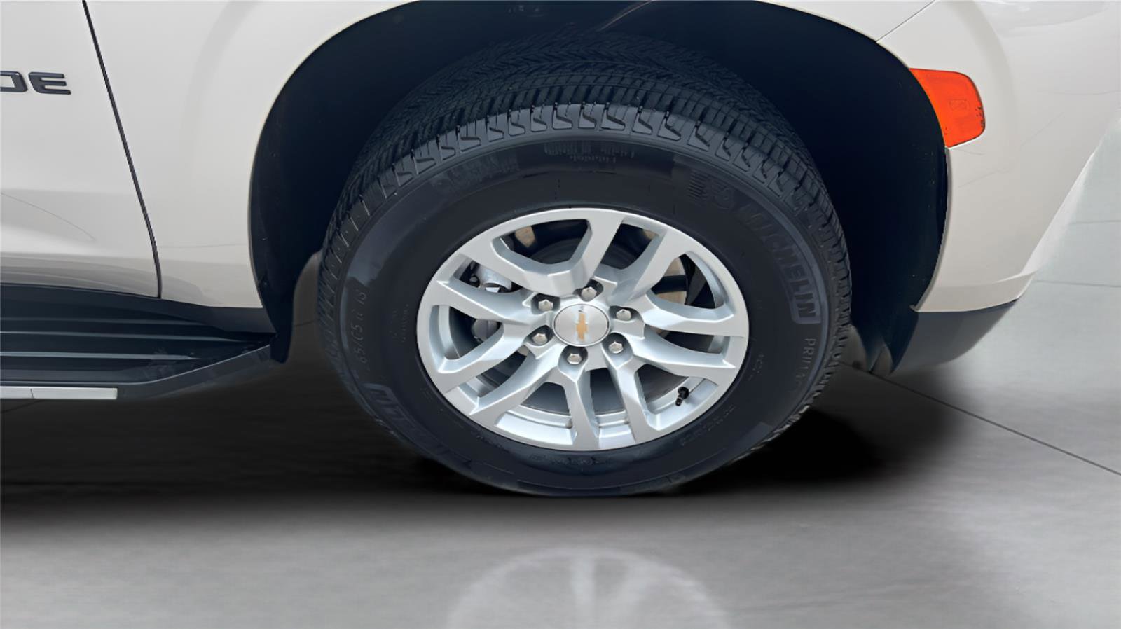 Used 2024 Chevrolet Tahoe LT w/ Luxury Package AWD/4WD image 21