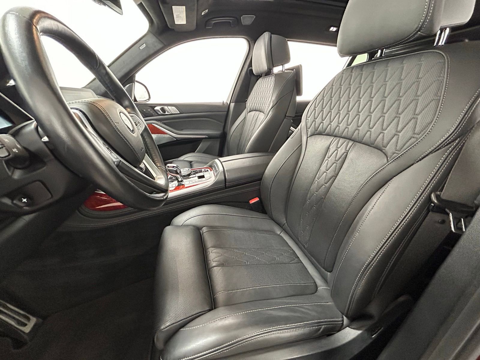 Used 2022 BMW ALPINA XB7 image 30