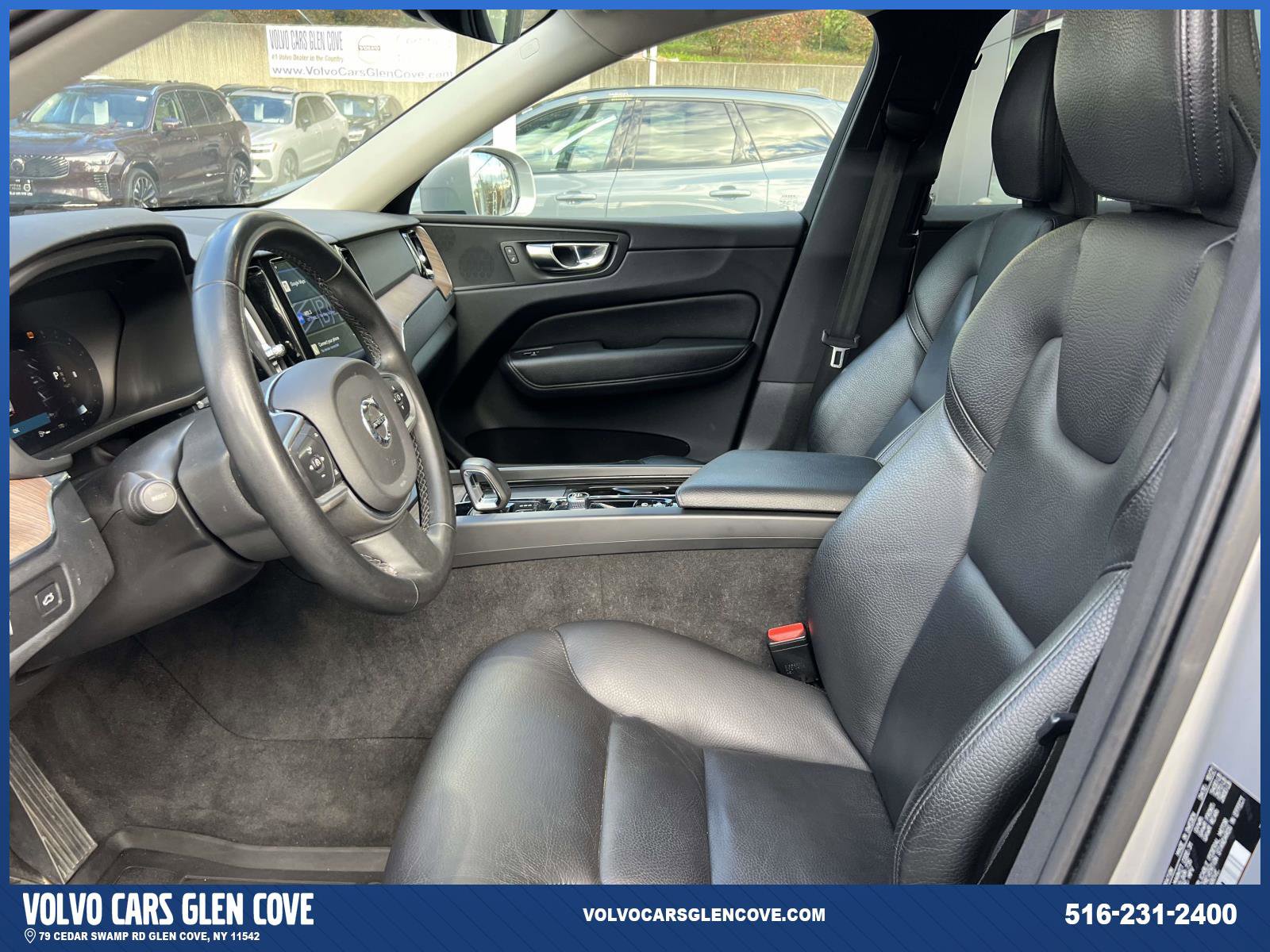 Used 2022 Volvo XC60 B5 Momentum w/ Climate Package image 14