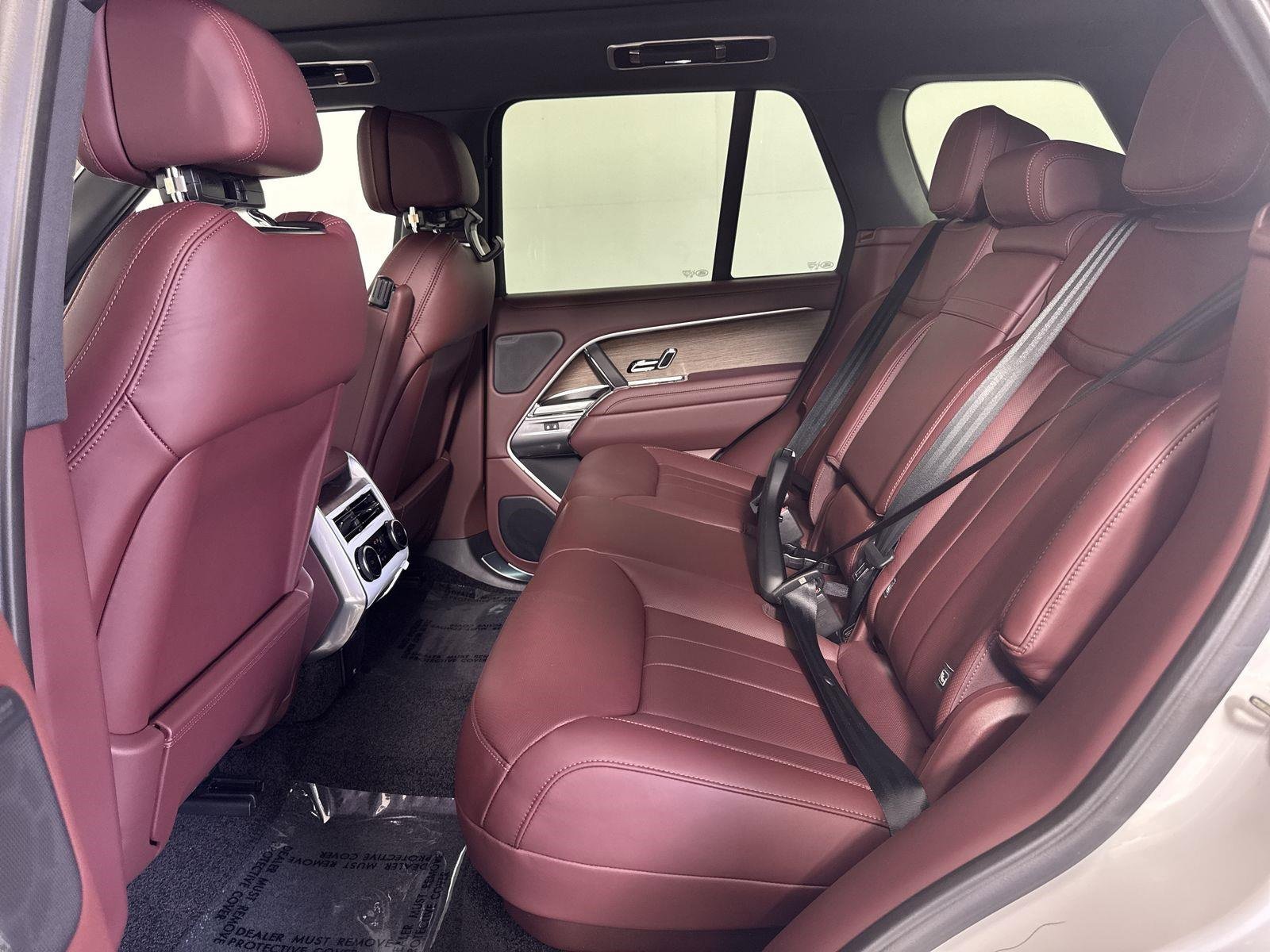 New 2025 Land Rover Range Rover SE image 28