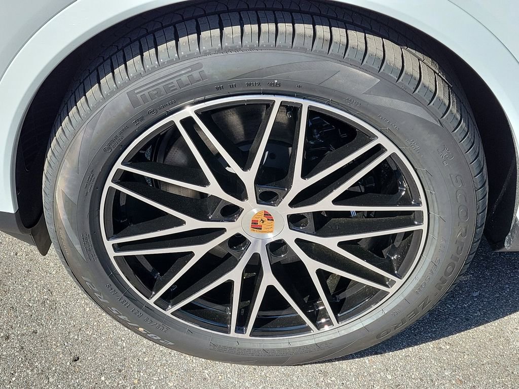 New 2026 Porsche Cayenne image 12