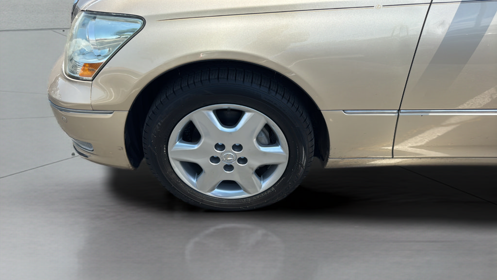 Used 2004 Lexus LS 430 w/ Modern Luxury Pkg RWD image 36