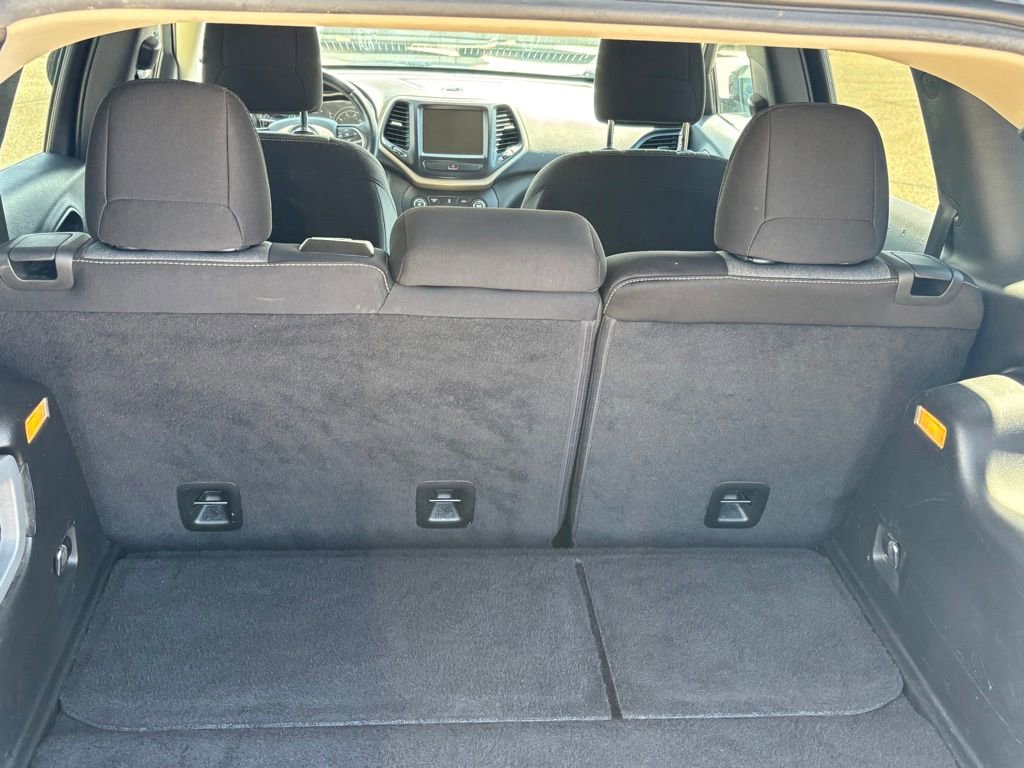 Used 2014 Jeep Cherokee Latitude AWD/4WD image 12