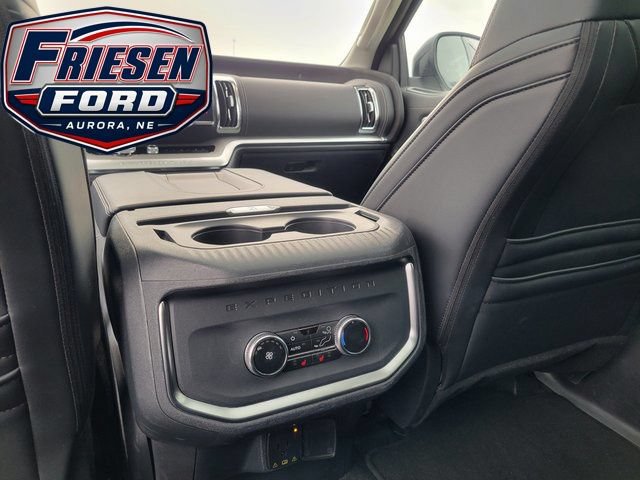 Used 2025 Ford Expedition Max Platinum AWD/4WD image 27