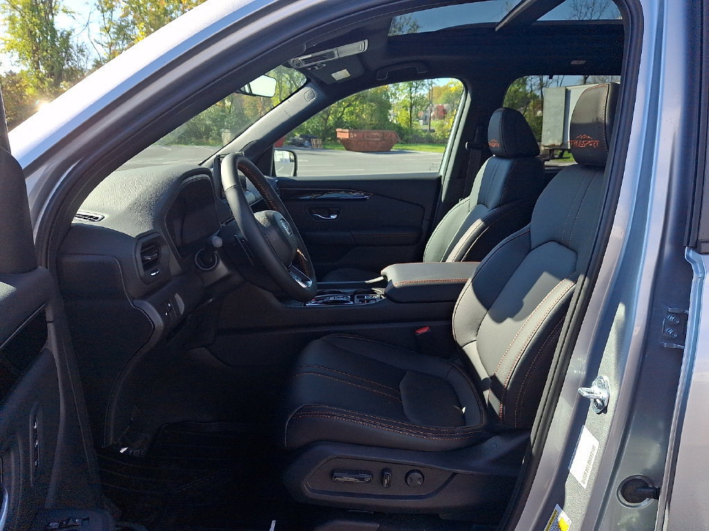 New 2026 Honda Pilot TrailSport image 7