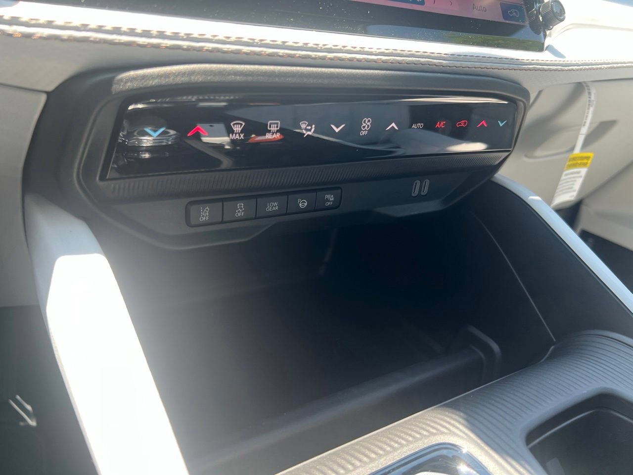 New 2026 Jeep Cherokee Overland w/ Trailer Tow Group AWD/4WD image 27