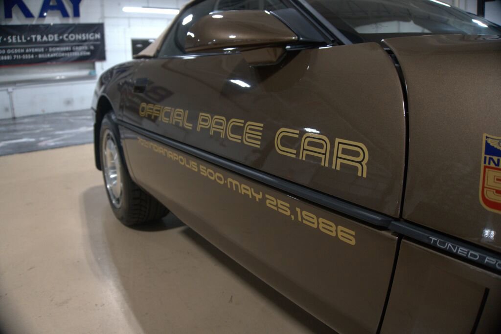 Used 1986 Chevrolet Corvette Convertible image 32