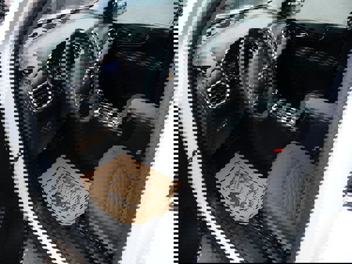 Used 2020 Chevrolet Equinox LT image 9