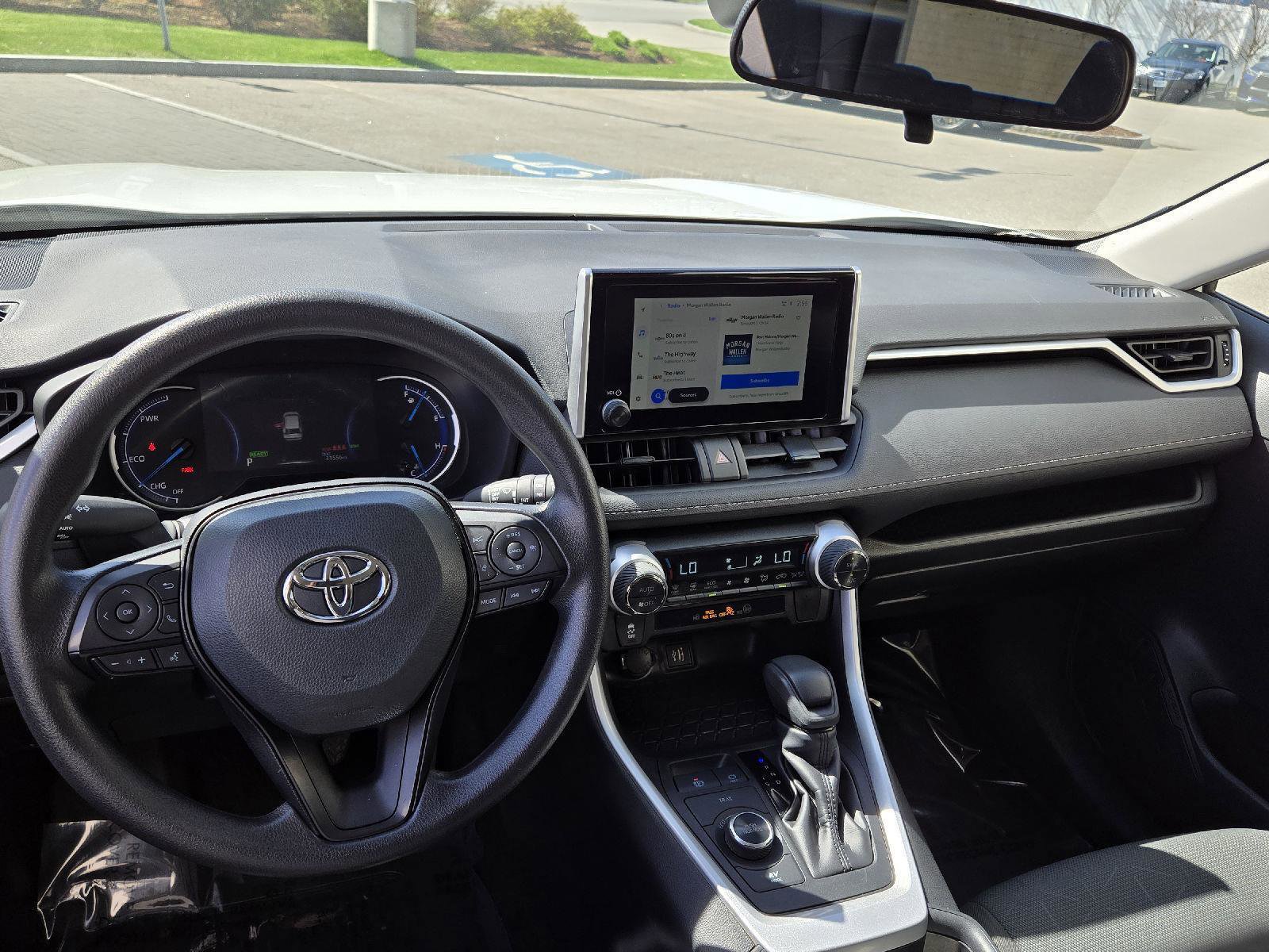 Used 2025 Toyota RAV4 XLE AWD/4WD image 9