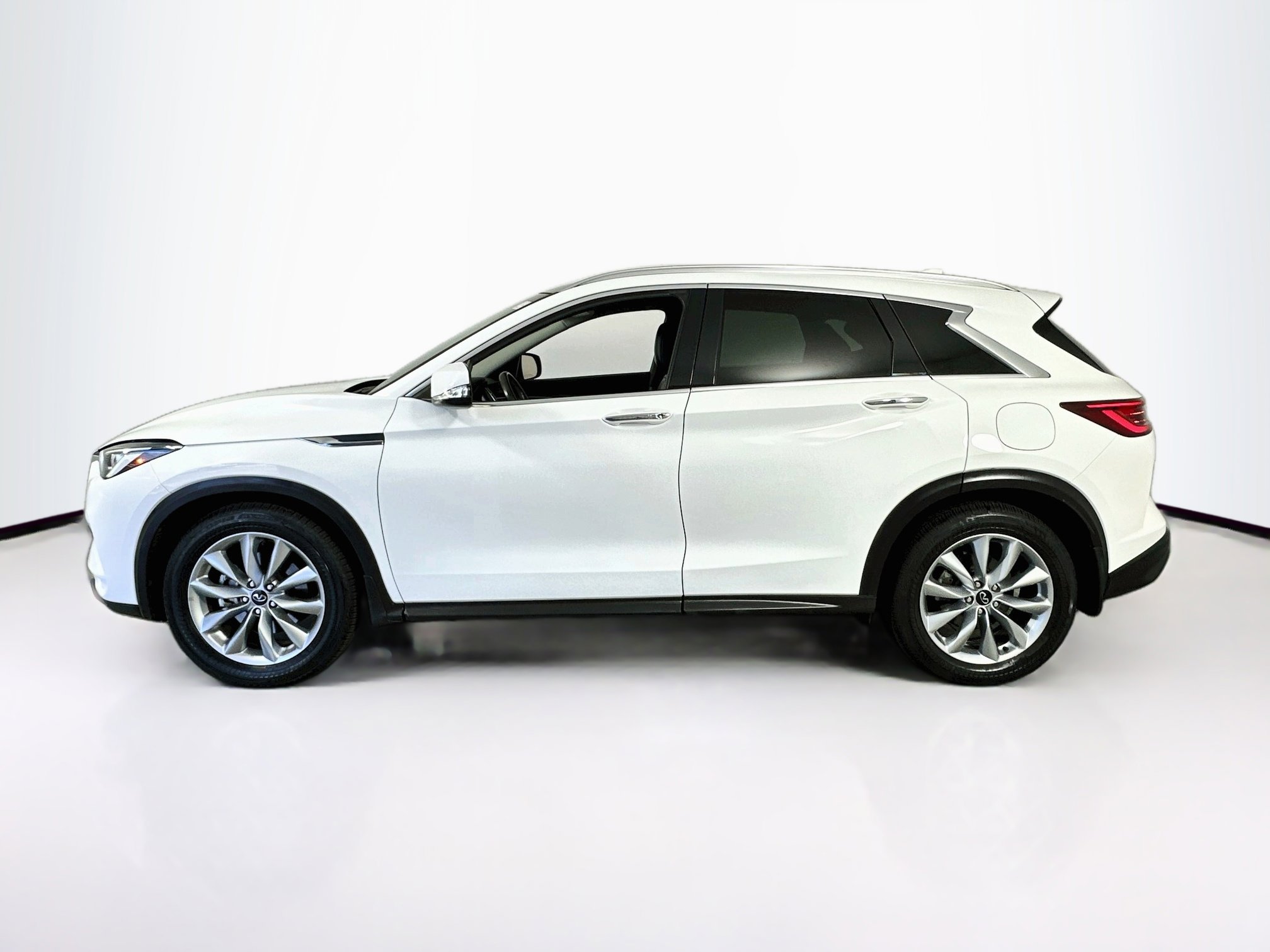 Used 2022 INFINITI QX50 Luxe AWD/4WD image 8