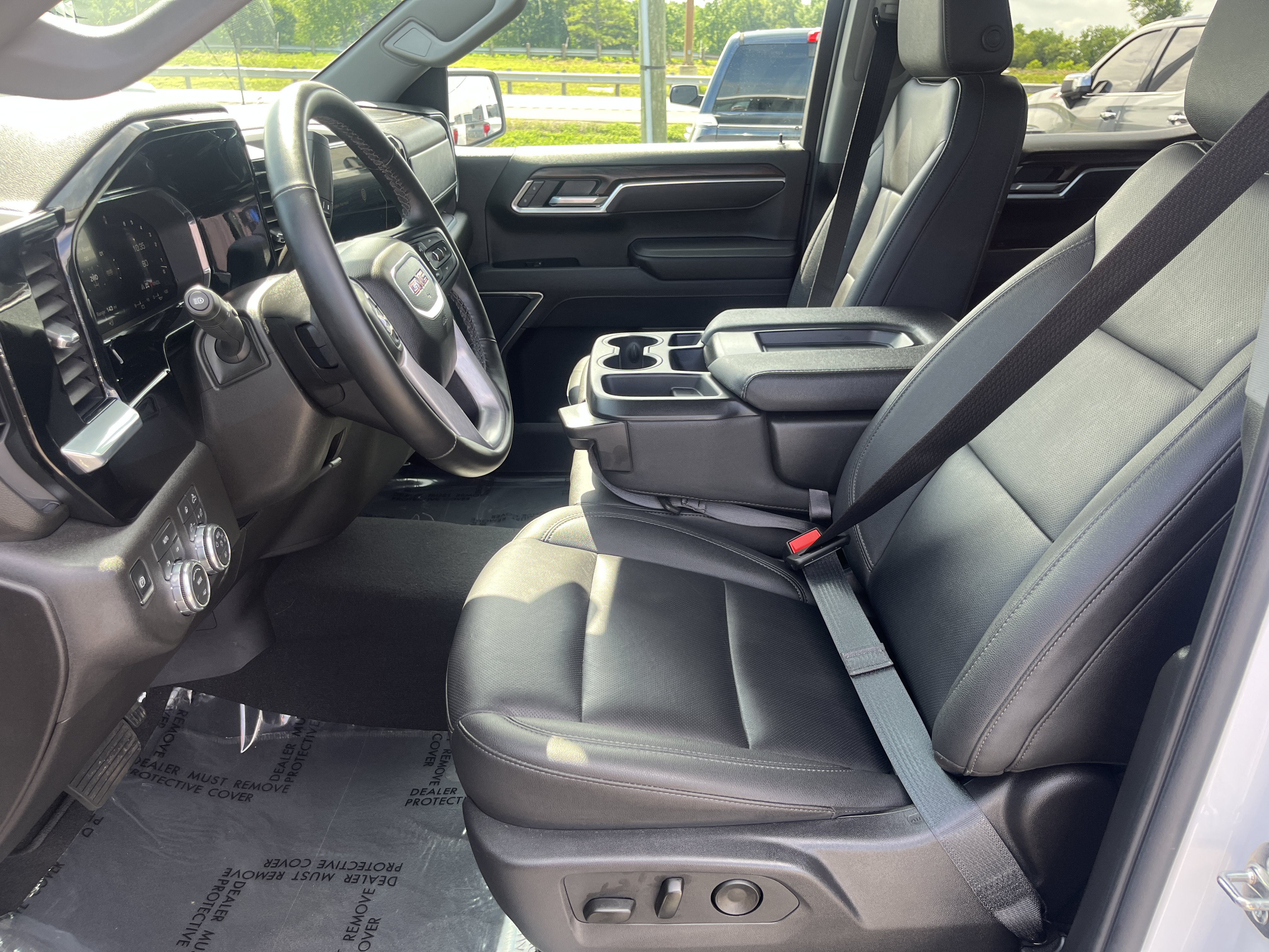 Used 2026 GMC Sierra 1500 SLT AWD/4WD image 13