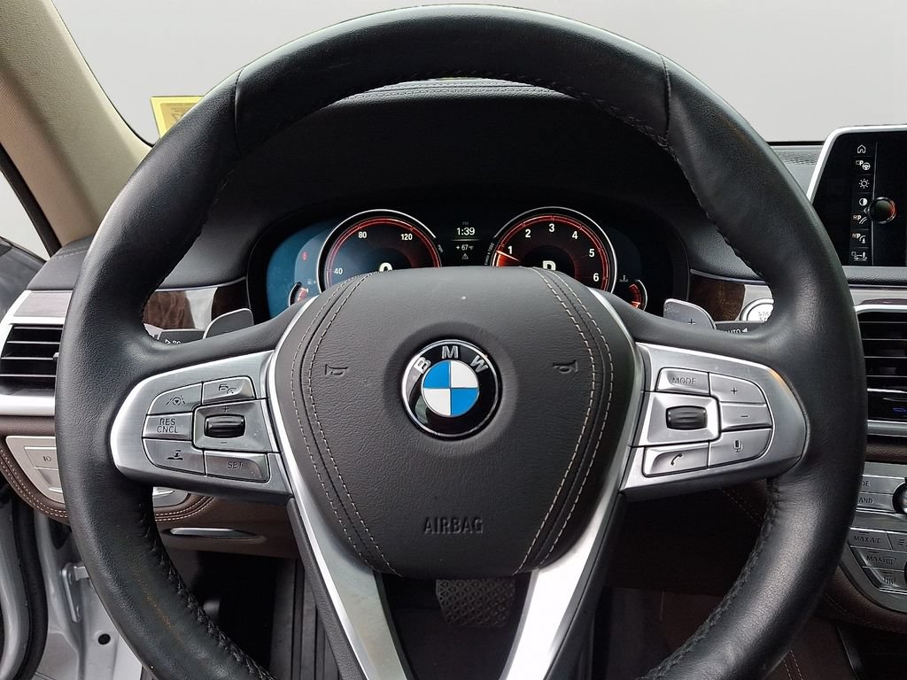 Used 2016 BMW 750i xDrive AWD/4WD image 21