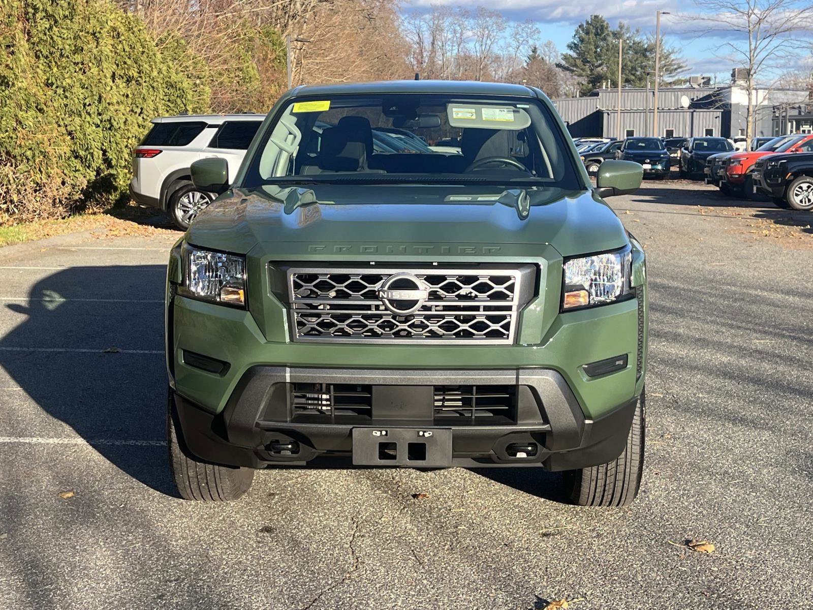 Used 2023 Nissan Frontier SV w/ Tow Package image 2
