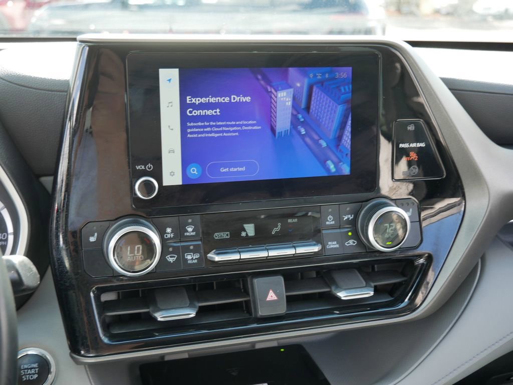 Used 2023 Toyota Highlander XLE AWD/4WD image 18