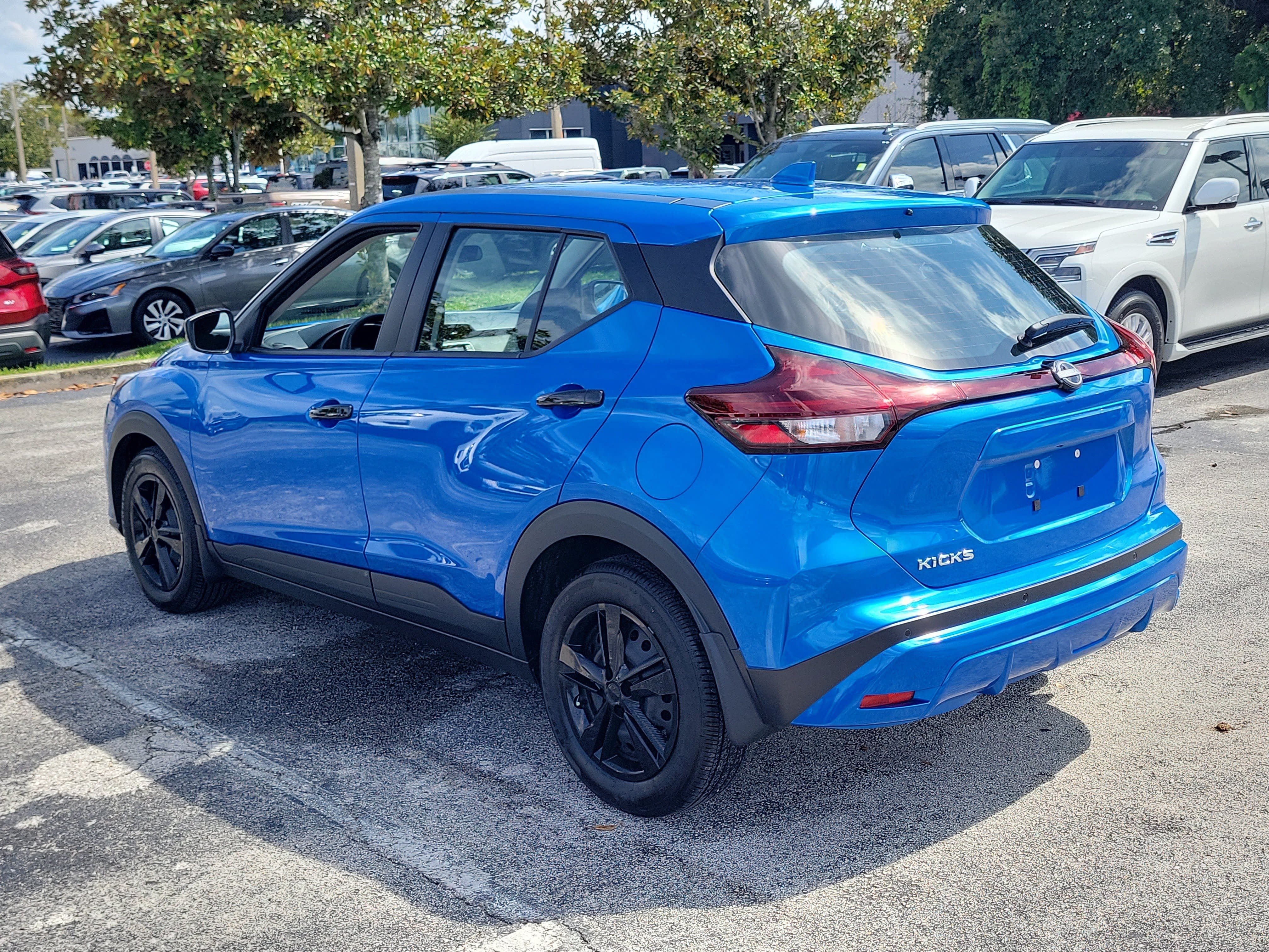 Certified 2025 Nissan Kicks Play S FWD image 7