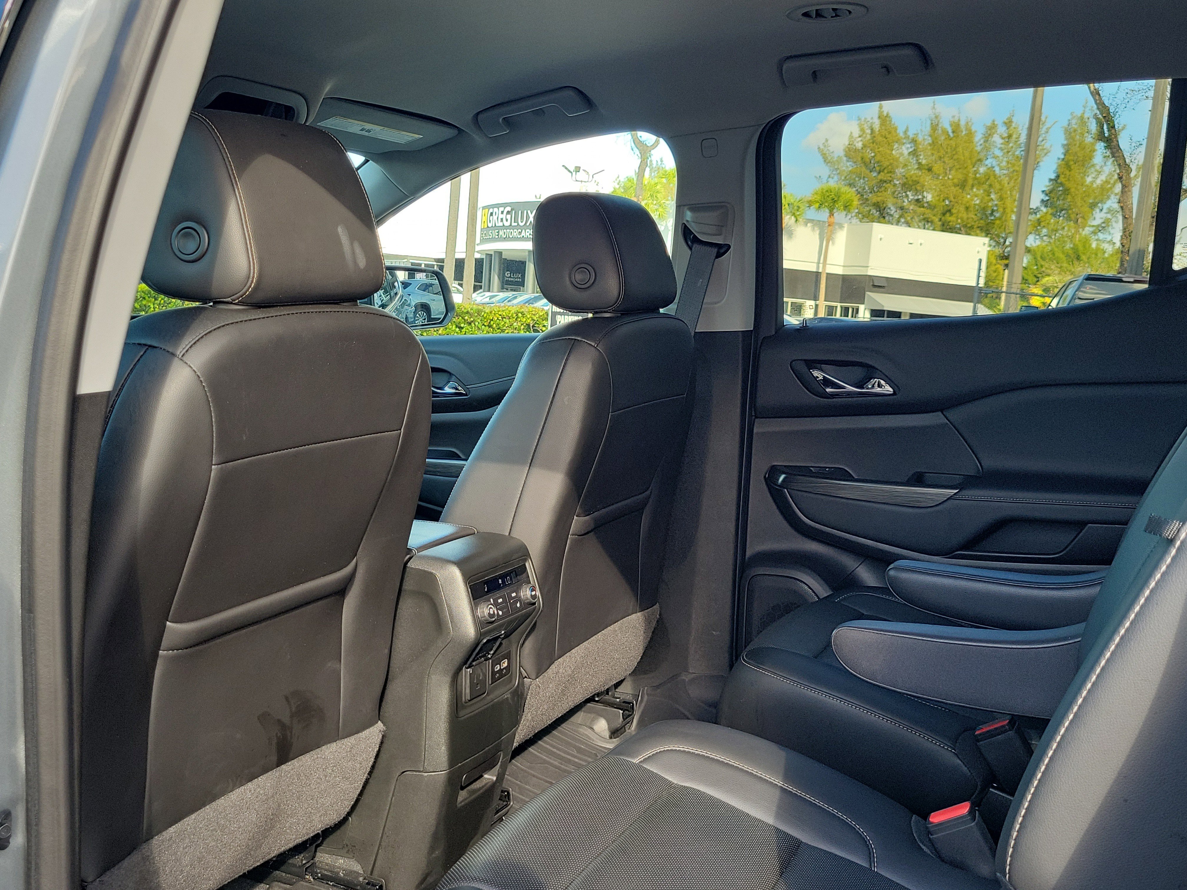 Used 2023 GMC Acadia SLT w/ Technology Package image 14