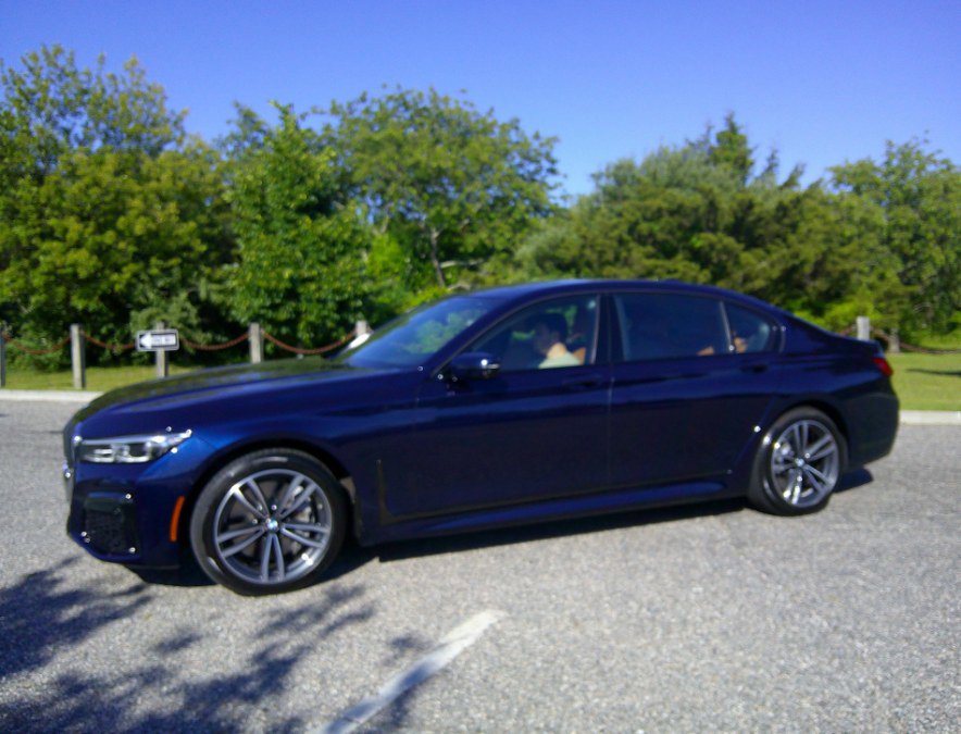 Used 2021 BMW 750i xDrive w/ Luxury Rear Seating Package AWD/4WD image 15