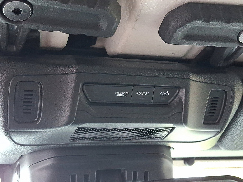 Certified 2024 Jeep Wrangler Unlimited AWD/4WD image 32