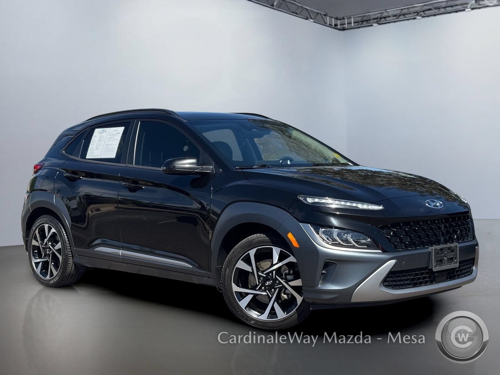 Used 2022 Hyundai Kona Limited FWD image 2
