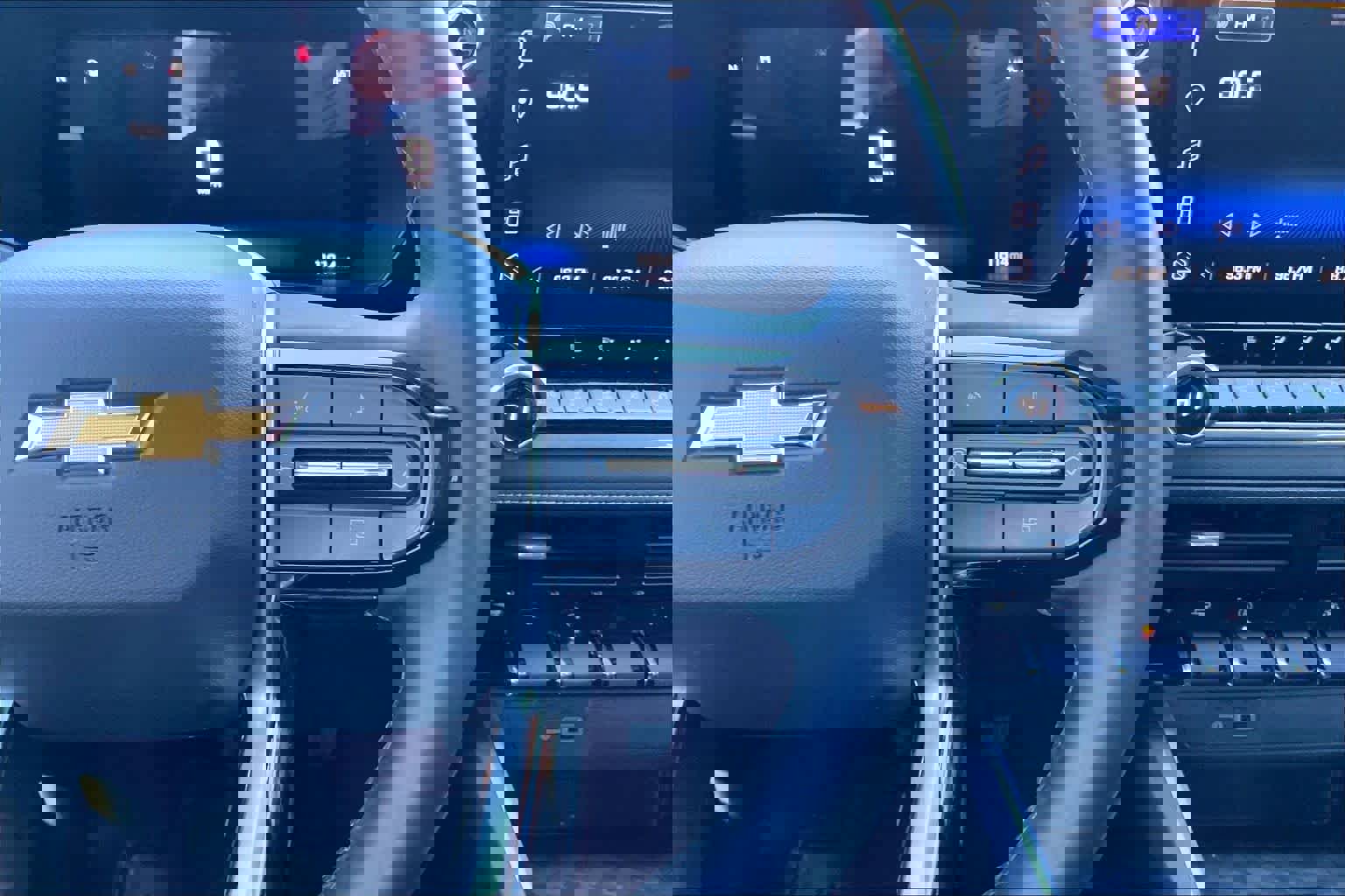 Used 2024 Chevrolet Colorado LT w/ LT Convenience Package II image 24