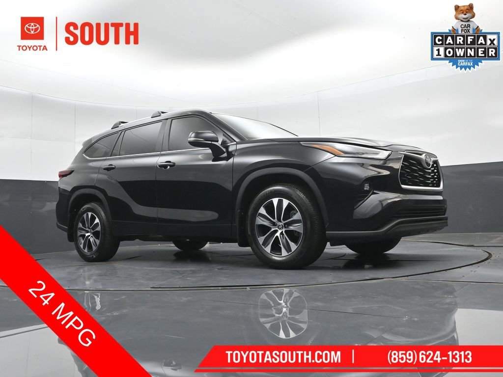 Used 2024 Toyota Highlander XLE AWD/4WD image 36