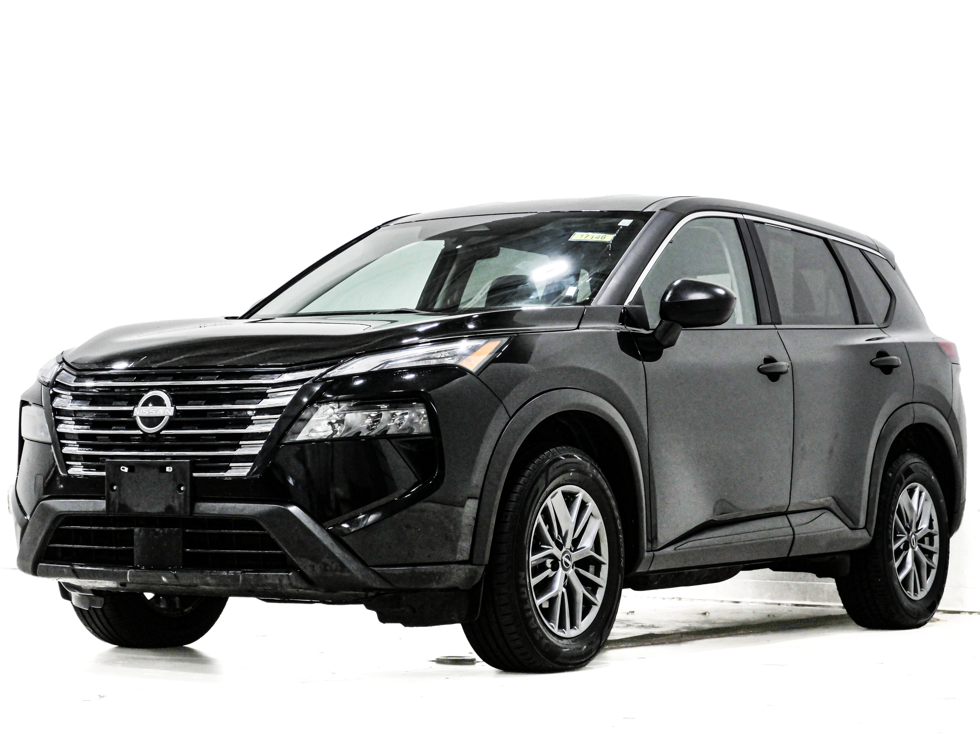 Used 2024 Nissan Rogue S AWD/4WD image 3