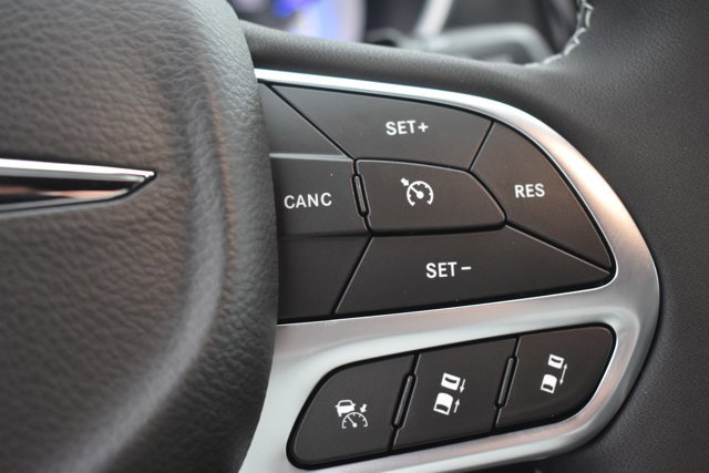 New 2026 Chrysler Pacifica Select image 22