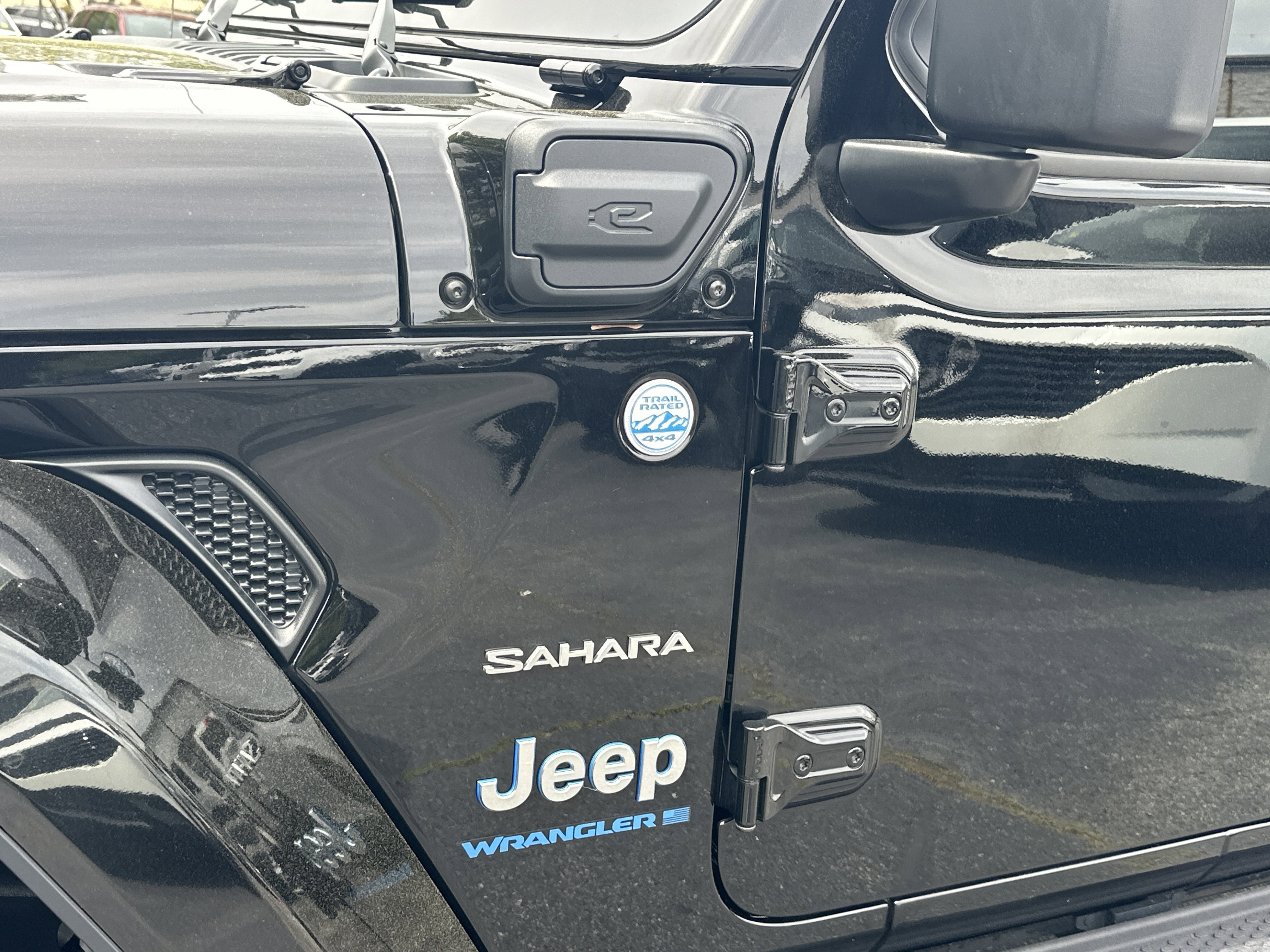 Used 2023 Jeep Wrangler Sahara w/ Cold Weather Group image 14